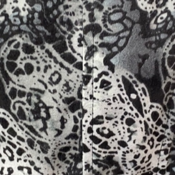 Linear Geo Print Jacket - Picture 2 of 4